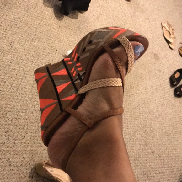 Tan and organize wedges size 8 - Picture 4 of 4